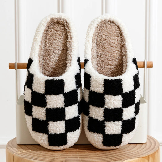Women’s Fuzzy Checkered Slippers – Cozy Winter Indoor House Shoes